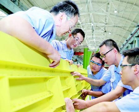 機(jī)身裝配廠生產(chǎn)現(xiàn)場(chǎng)。