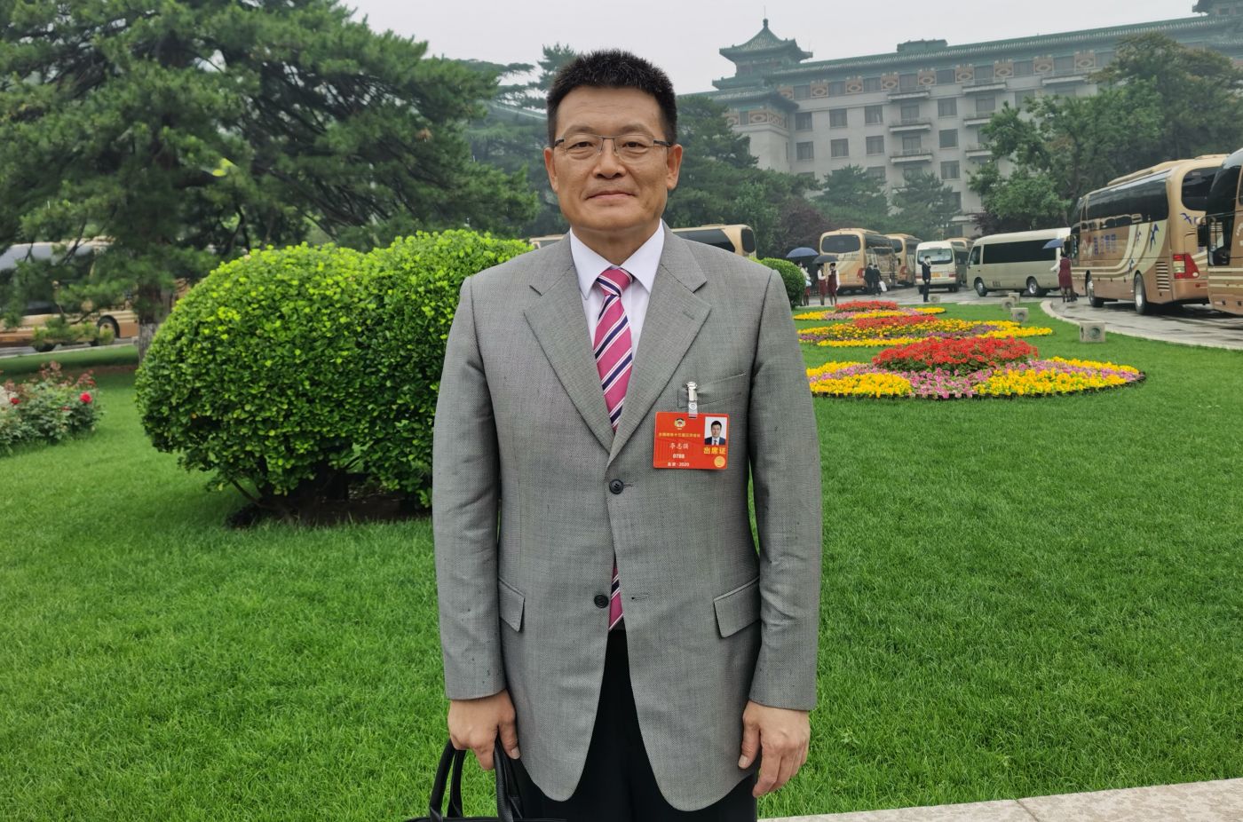 6.全國政協(xié)委員、航空工業(yè)制造院院長、黨委副書記李志強