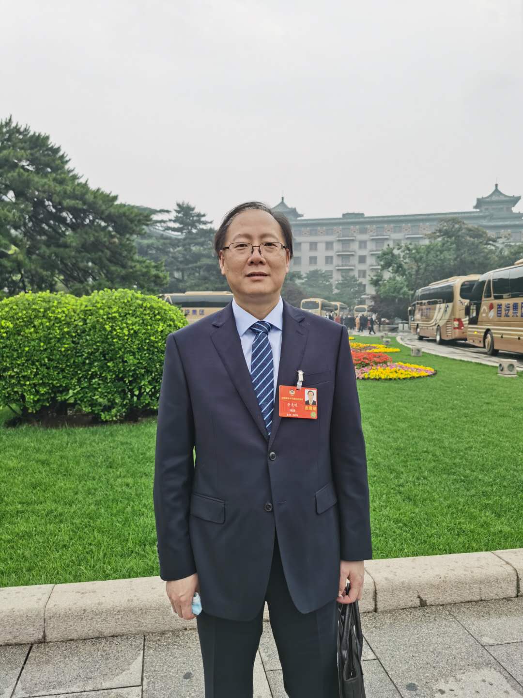 7.全國政協(xié)委員、航空工業(yè)沈飛副總經(jīng)理、總工程師李克明